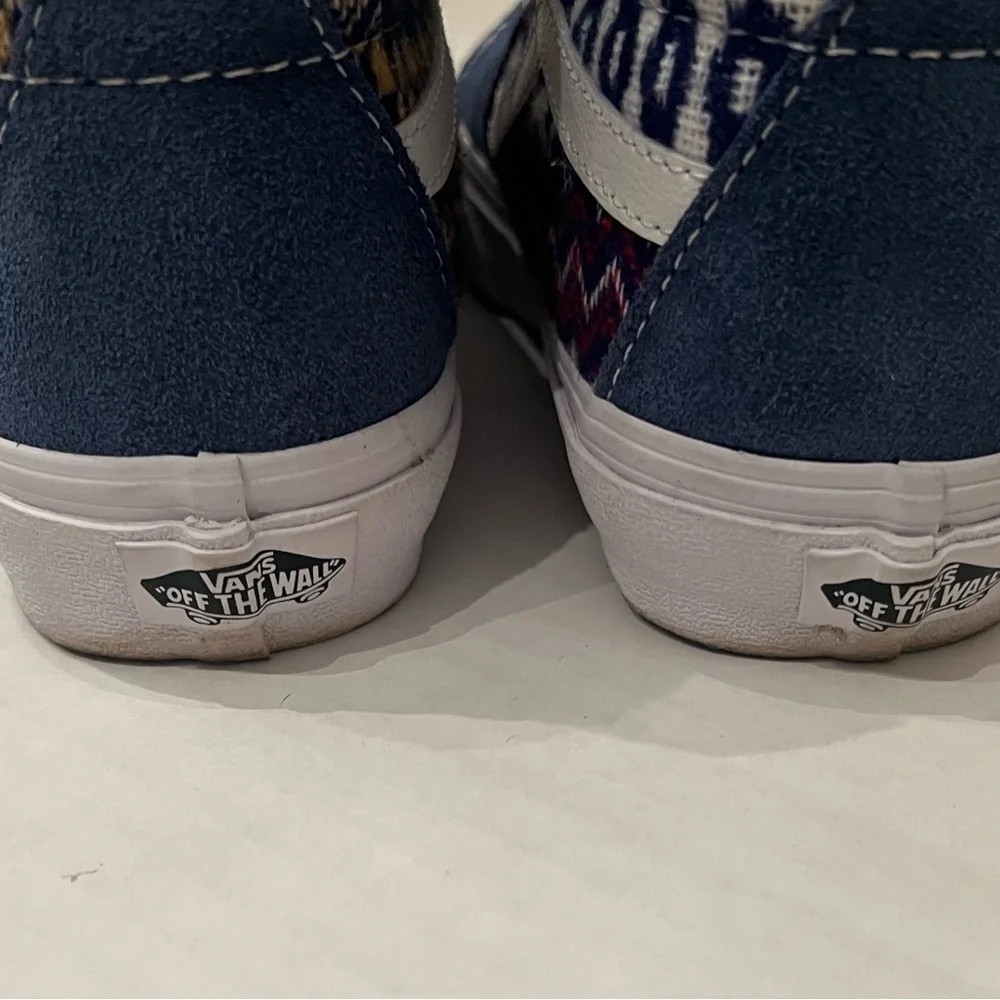 VANS Sk8-Hi UNISEX BLUE/COLORFUL CANVAS SHOE.   MENS 3-1/2. WOMEN SIZE 5